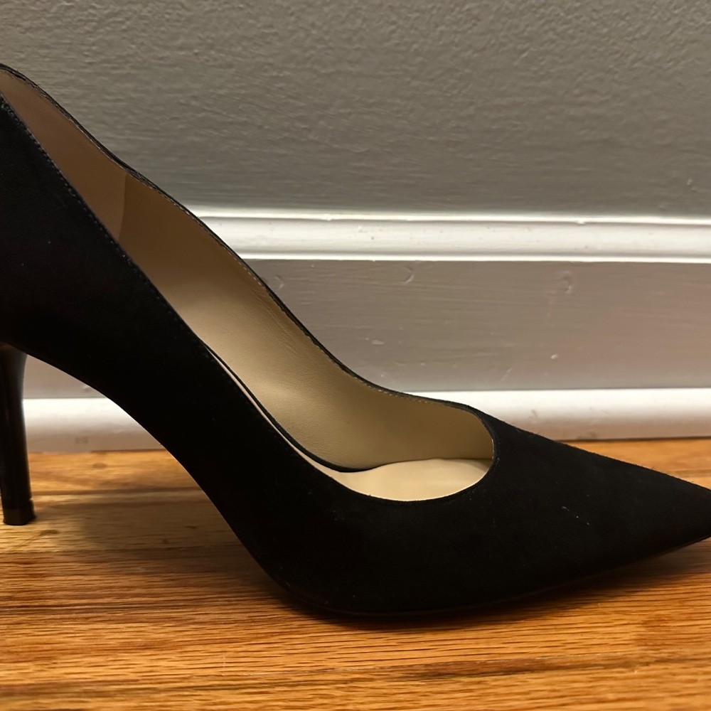 Stuart Weitzman - Picture 3 of 5
